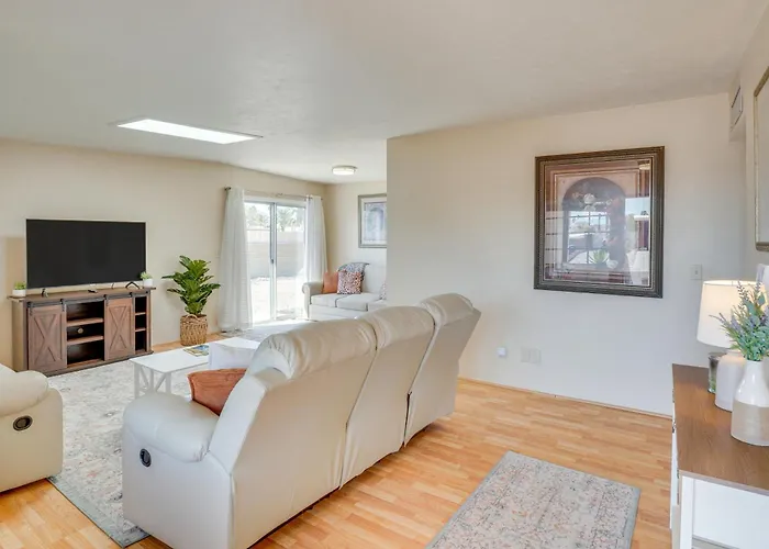 5 Mi To Saguaro National Park: Desert Gem W/ Pool! Holiday home