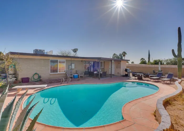 5 Mi To Saguaro National Park: Desert Gem W/ Pool! Holiday home Tucson