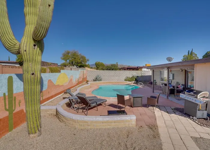 5 Mi To Saguaro National Park: Desert Gem W/ Pool! Holiday home Tucson